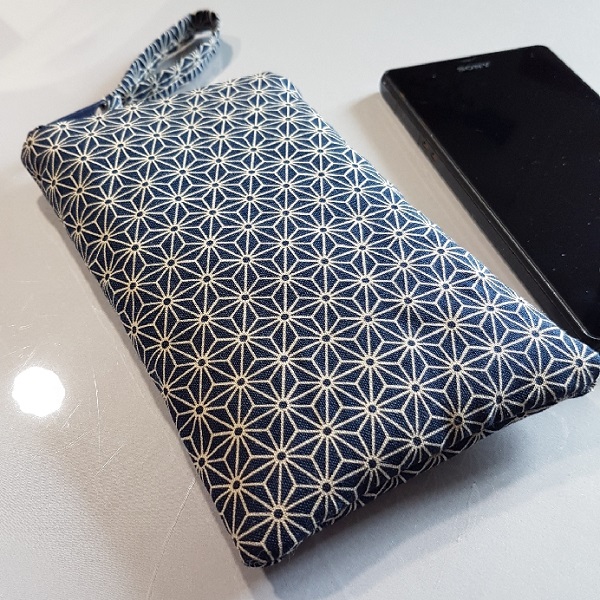 Etui smartphone sur mesure - fermeture zippe - Asanoha bleu