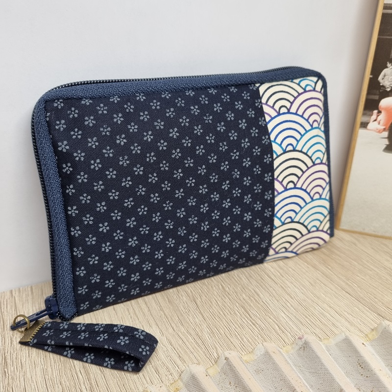 5.5\" zippered Cards and coins wallet - Bi-color white -  navy blue - navy blue zipper
