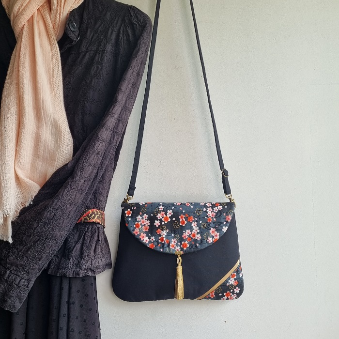 Clutch bag - Sakura red black flowers - evening bag - women\'s clutch - Japanese fabric
