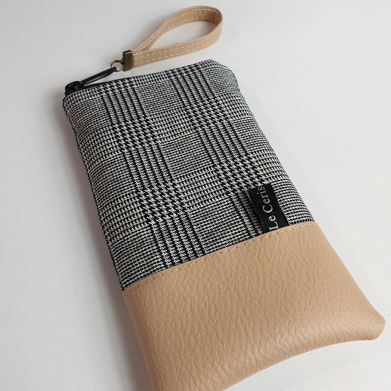 Smartphone sleeve - zipper closure - Carreaux grey - beige faux leather