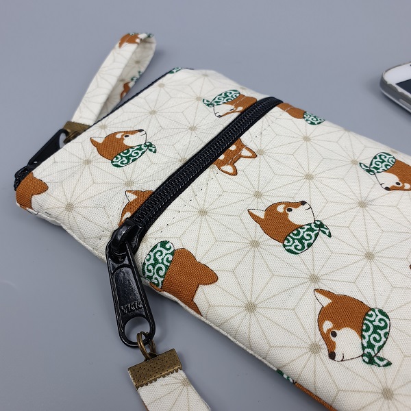 Smartphone sleeve - 2 zippers closure - Shibaken dog - white background