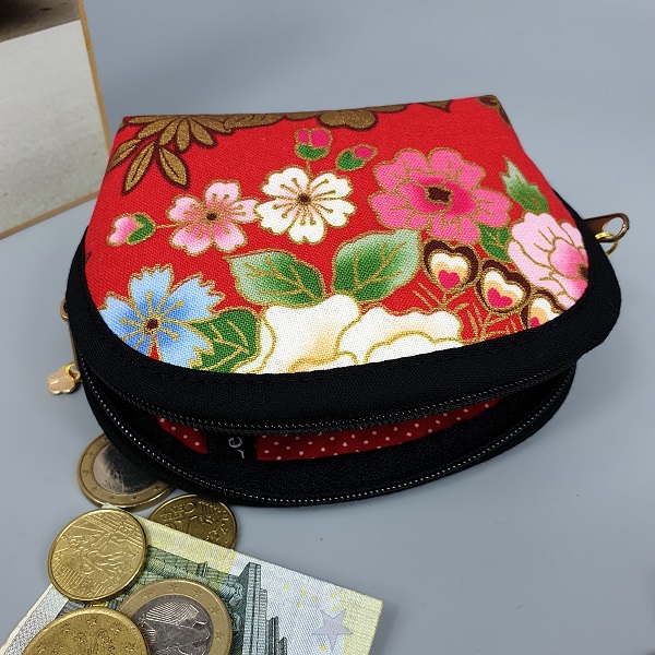 Coin purse - Kanako - red - zippered closure