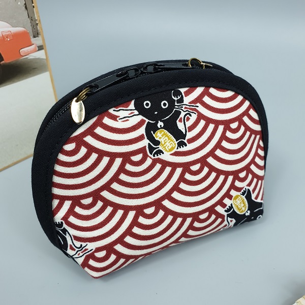 Coin purse - Maneki cats - red white - zippered closure