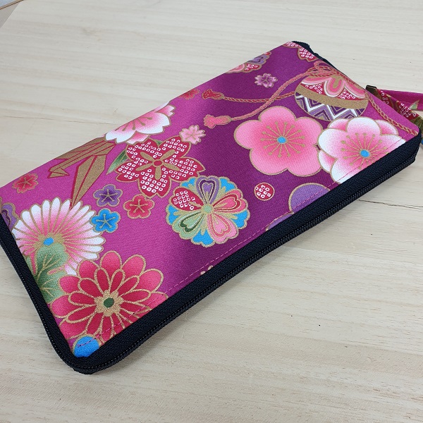 8.3\" long zippered wallet - Akane fucsia - black zipper